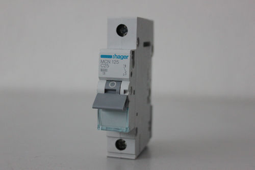 Hager MBN125 interruptor eléctrico 3P Accesorio cuchillo eléctrico 3P, 50-60 Hz, 16 A, 52,5 mm, 70 mm, 83 mm 